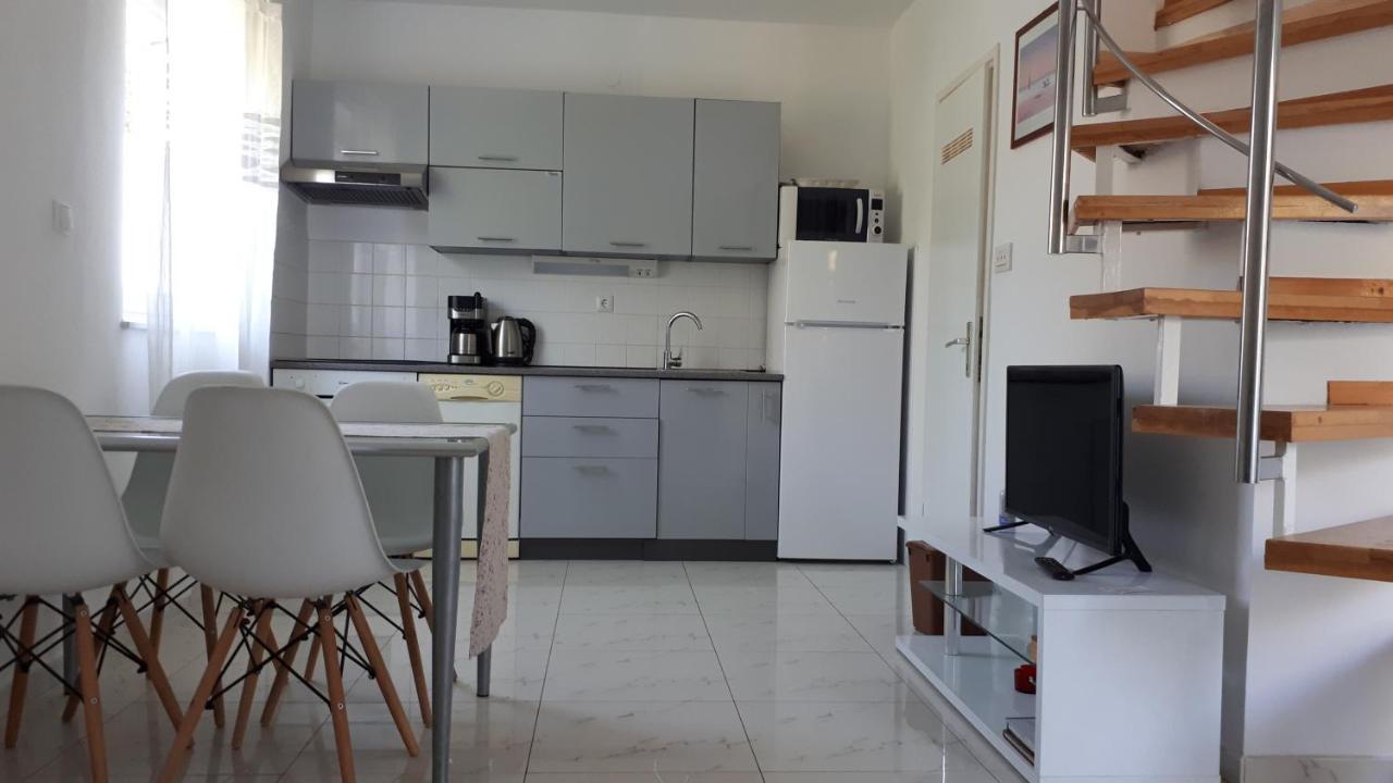 Apartment Pejnovic Malinska Exterior photo